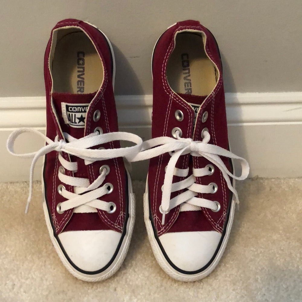Burgundy converse low tops
